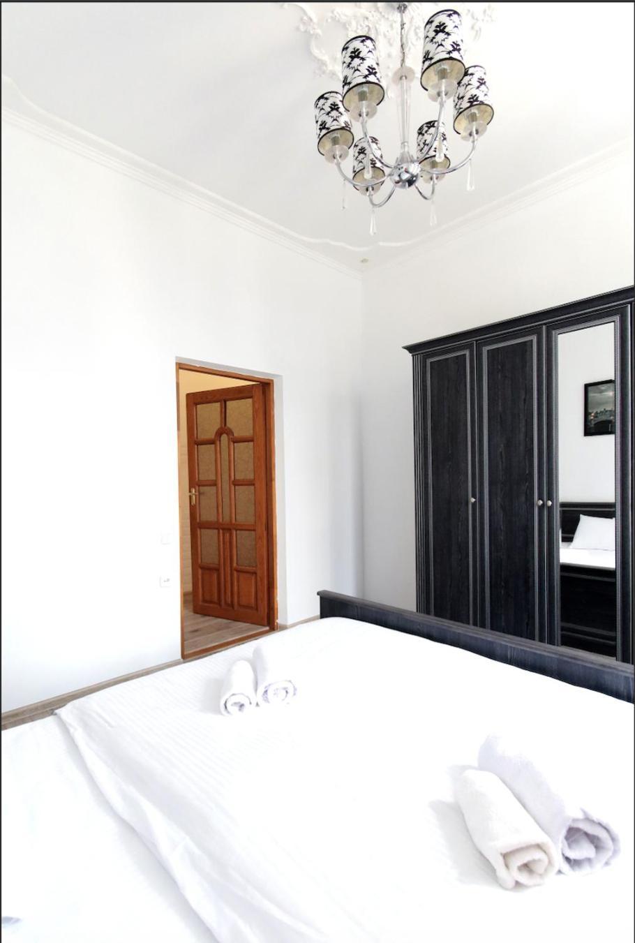 "Deluxe Apartments" K 44 - 1225 Lviv Ngoại thất bức ảnh